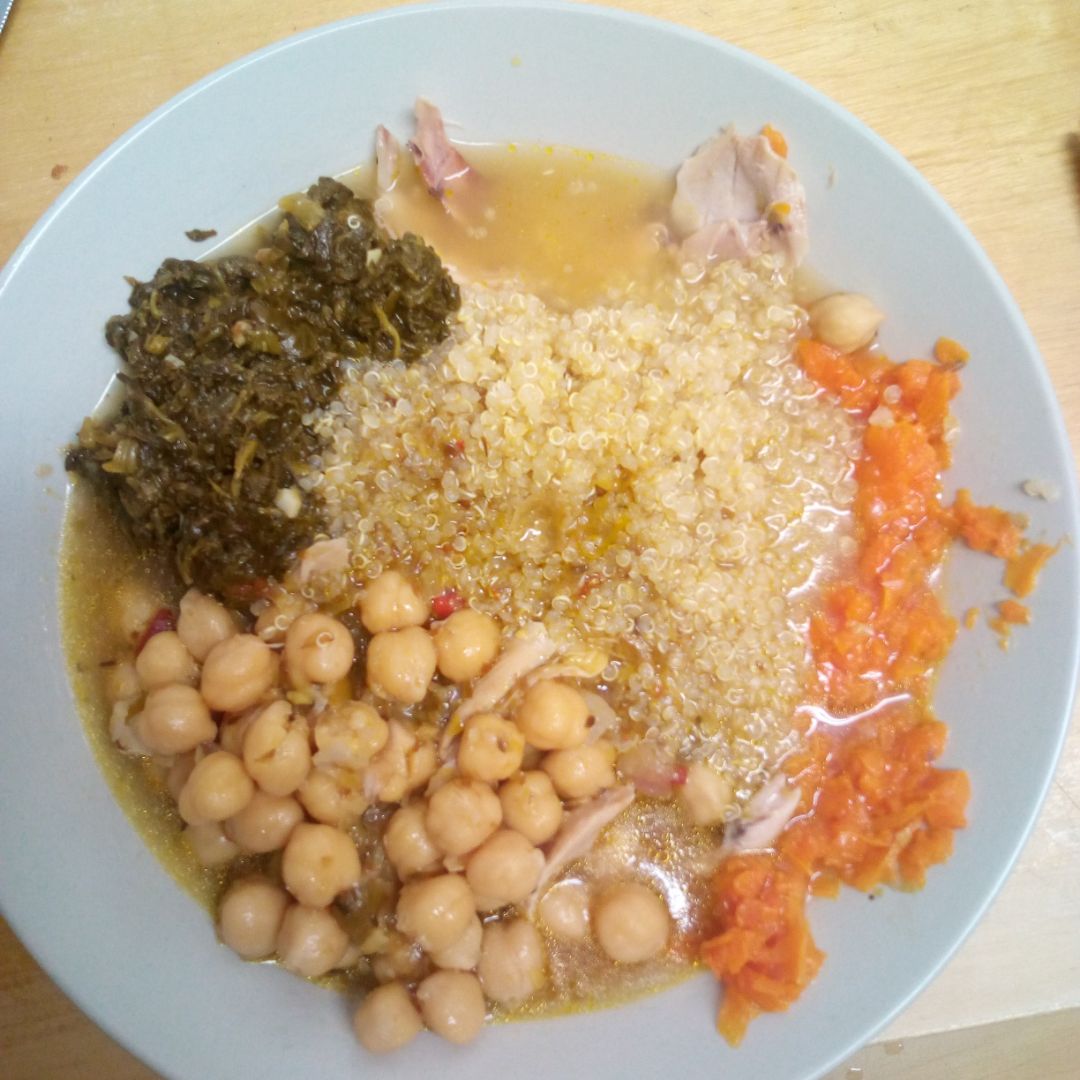 Garbanzos con espinacas y quinoa