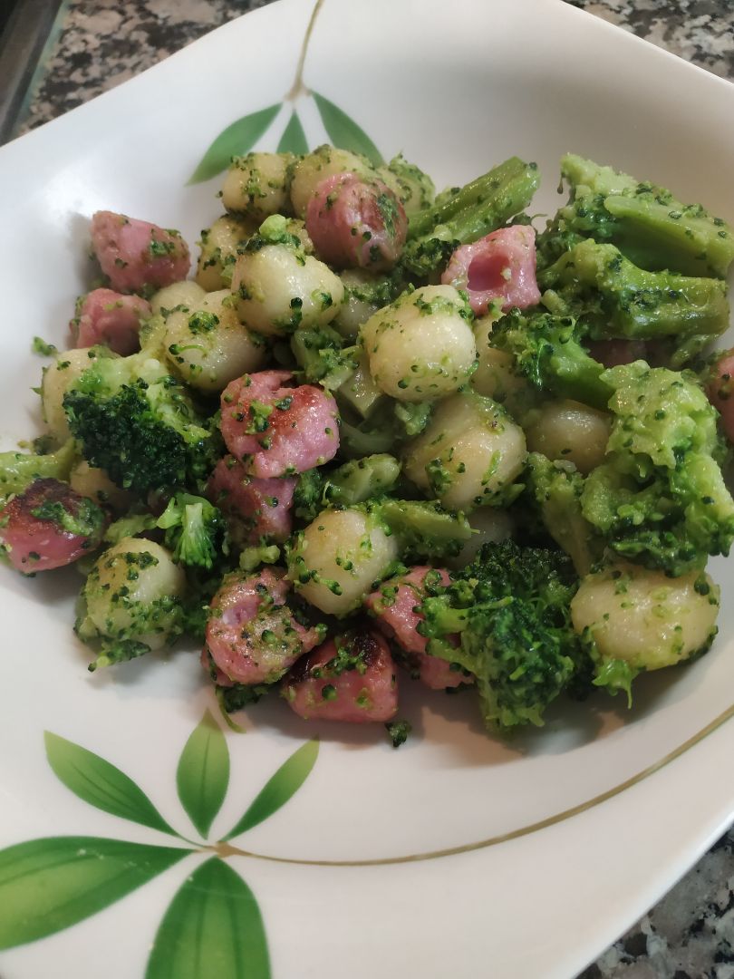Gnocchi con brócoli y salchichas Paso 4 Gnocchi con brócoli y salchichas Paso 4
