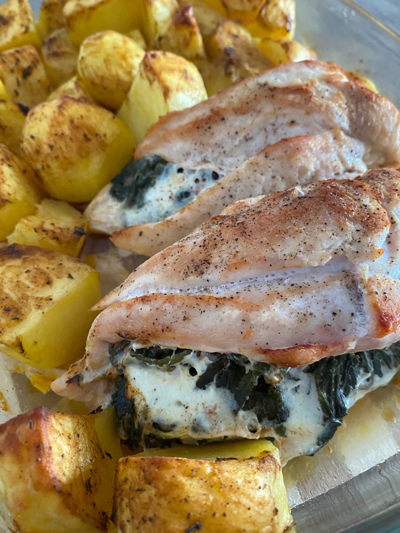 Pollo relleno con patatas