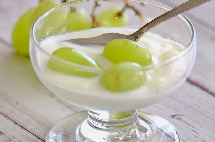 Yogur con uvas Yogur con uvas