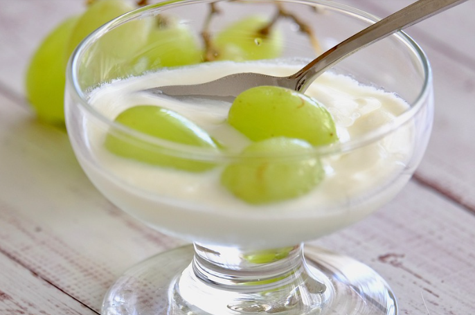 Yogur con uvas