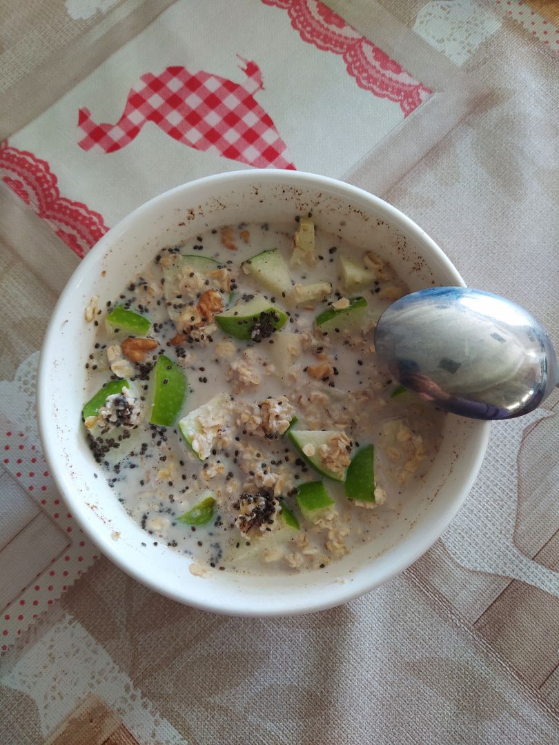 Bowl de desayuno con manzana y nueces 🍏 Bowl de desayuno con manzana y nueces 🍏