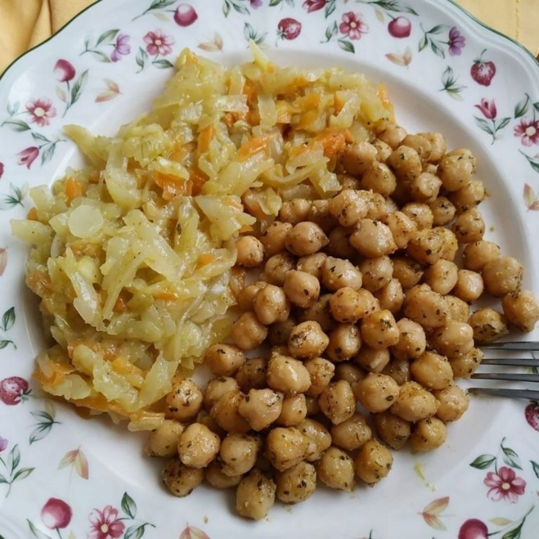 Salteado de garbanzos con verduras