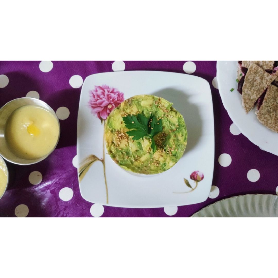 Tartar de atún con aguacate