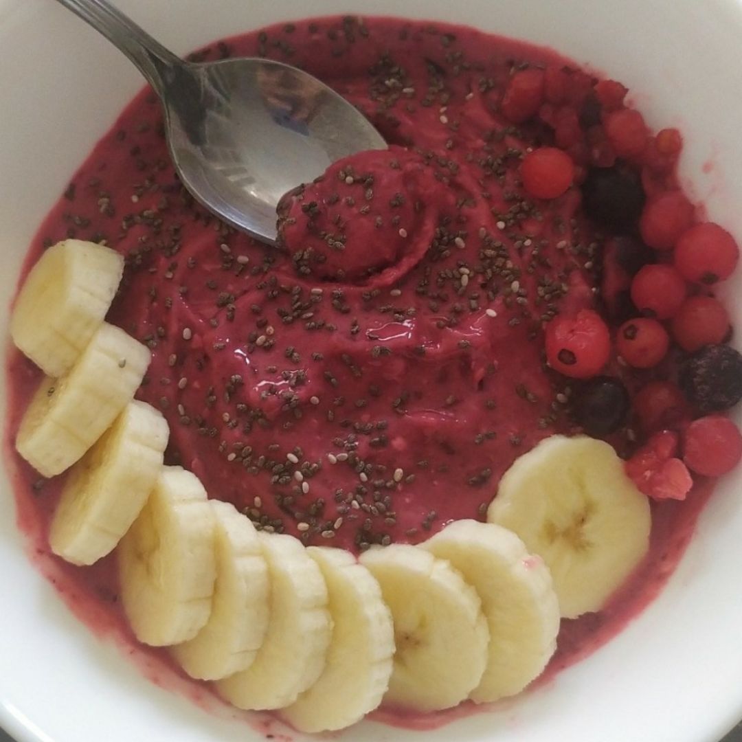 smoothie/ helado de frutos rojos