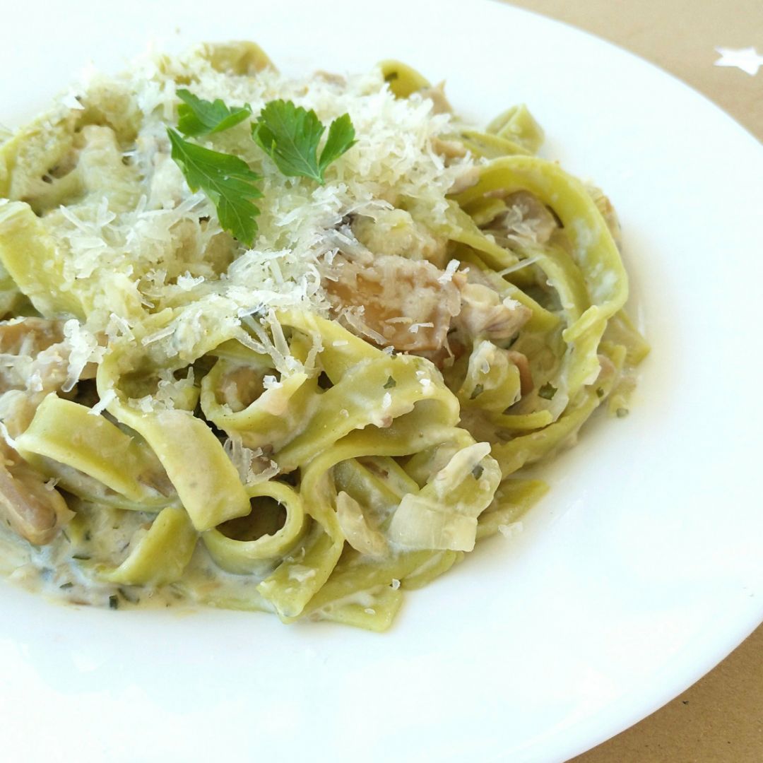 Tagliatelle de espinacas con salsa de setas y champiñonesStep 0