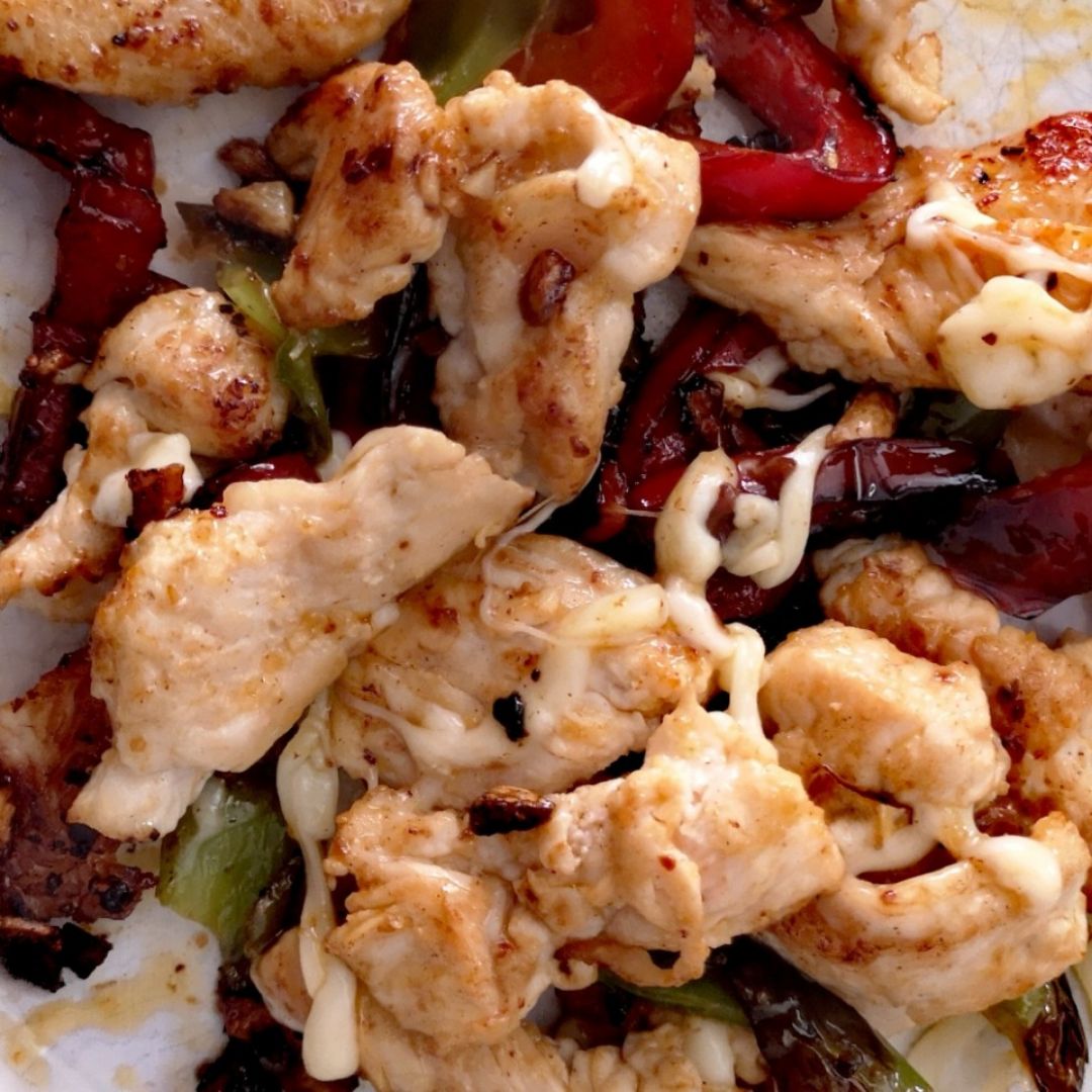 Salteado de pollo y pimiento Salteado de pollo y pimiento