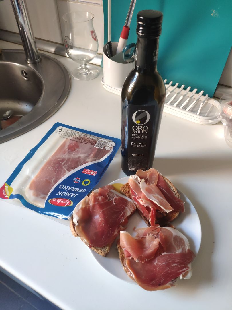 Tostadas con tomate y jamón Tostadas con tomate y jamón