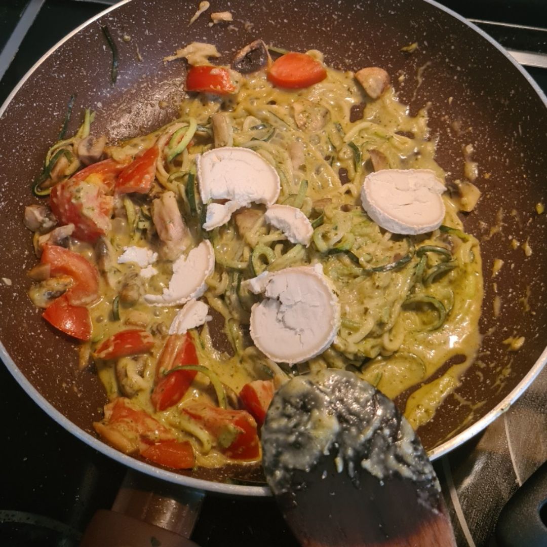 Spaguettis de calabacín con pestoStep 0