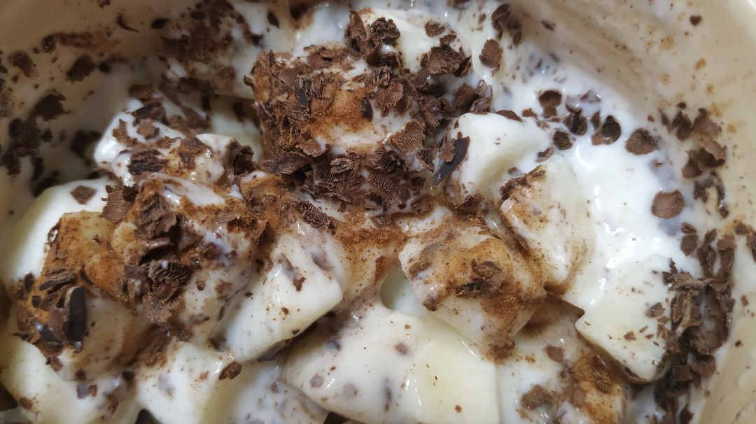 Yogurt con manzana y chocolate Paso 1