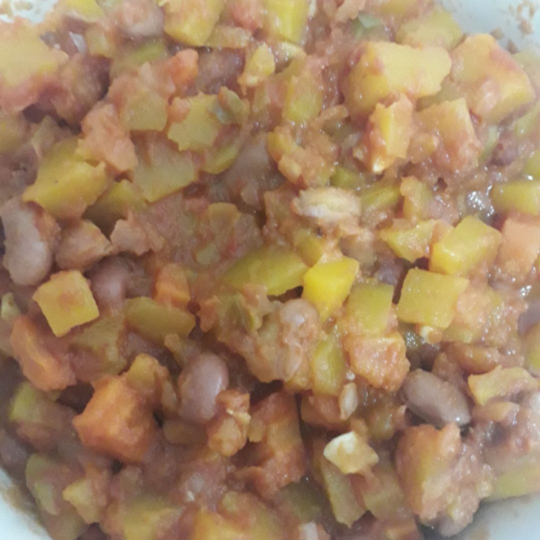 Curry de calabaza con alubias rojas