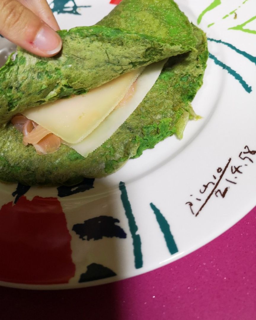 Wrap de espinacas, salmón y queso Wrap de espinacas, salmón y queso