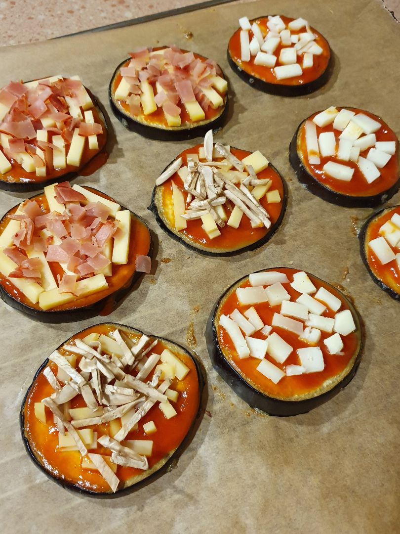 Mini pizzas con base de 🍆 Paso 2 Mini pizzas con base de 🍆 Paso 2