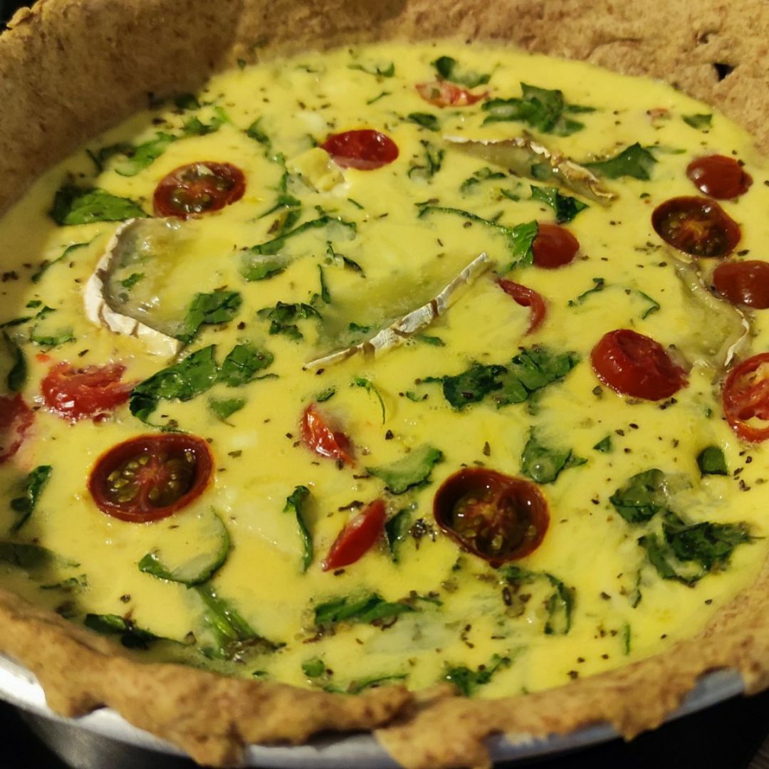 Quiche de queso, cherry y espinacas