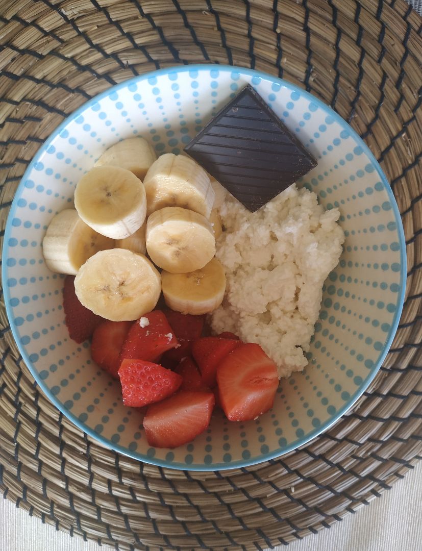 Requesón con fruta Requesón con fruta