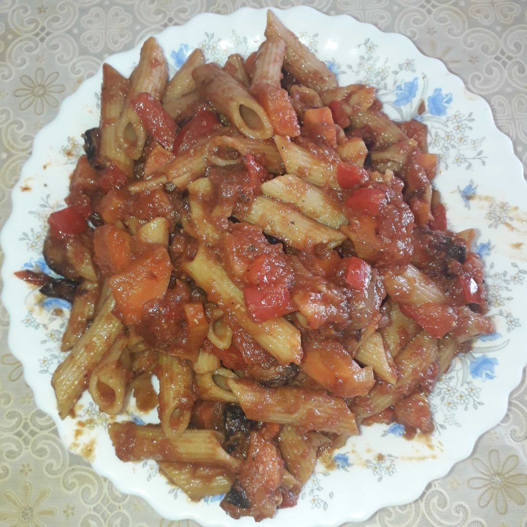 Macarrones con boloñesa de verduras Macarrones con boloñesa de verduras
