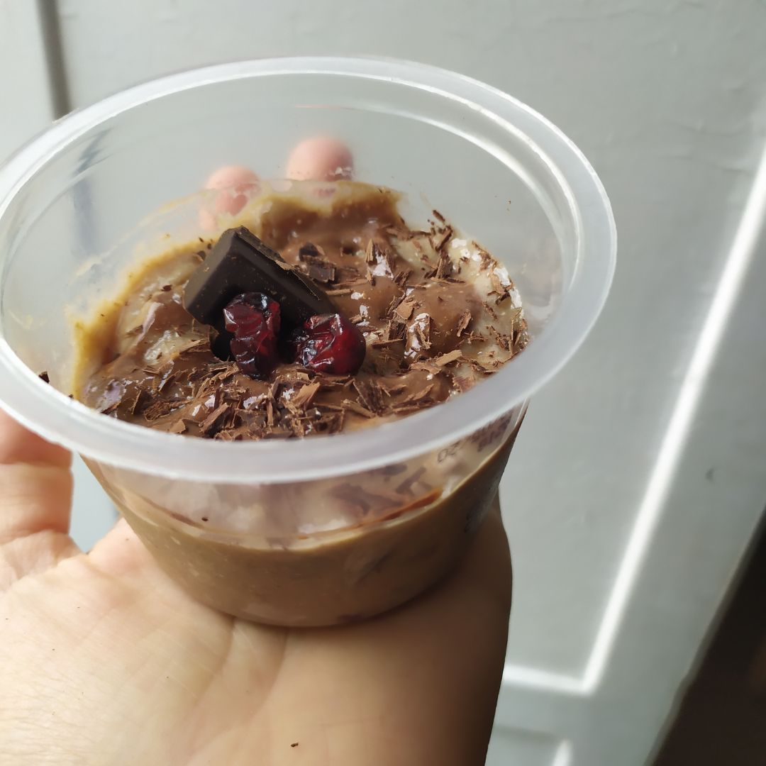 Helado de plátano y cacao con masa de galletas Helado de plátano y cacao con masa de galletas