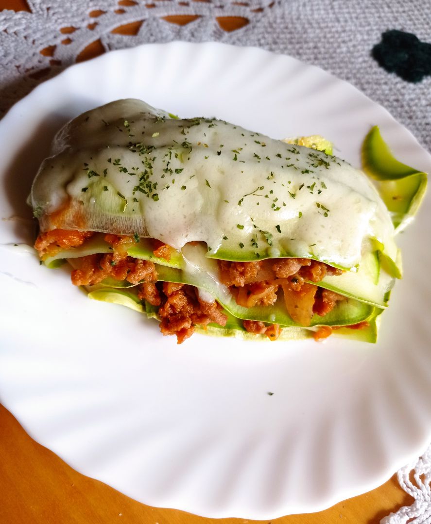 Lasaña de láminas de calabacín con carne picada Lasaña de láminas de calabacín con carne picada