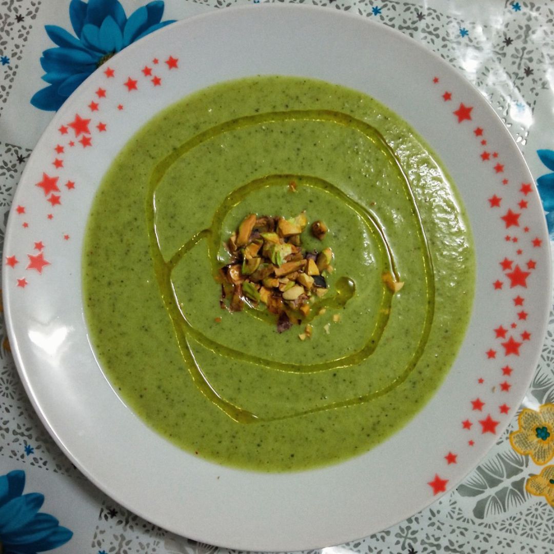 Crema vegana de brócoli al curry Crema vegana de brócoli al curry