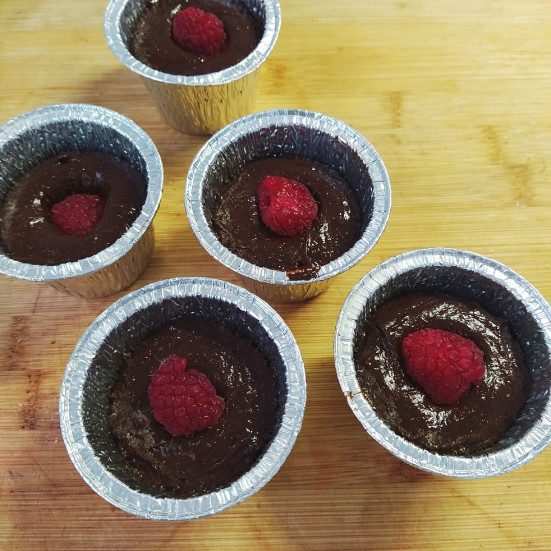 Muffins-Brownies rellenos de frambuesas Paso 2 Muffins-Brownies rellenos de frambuesas Paso 2