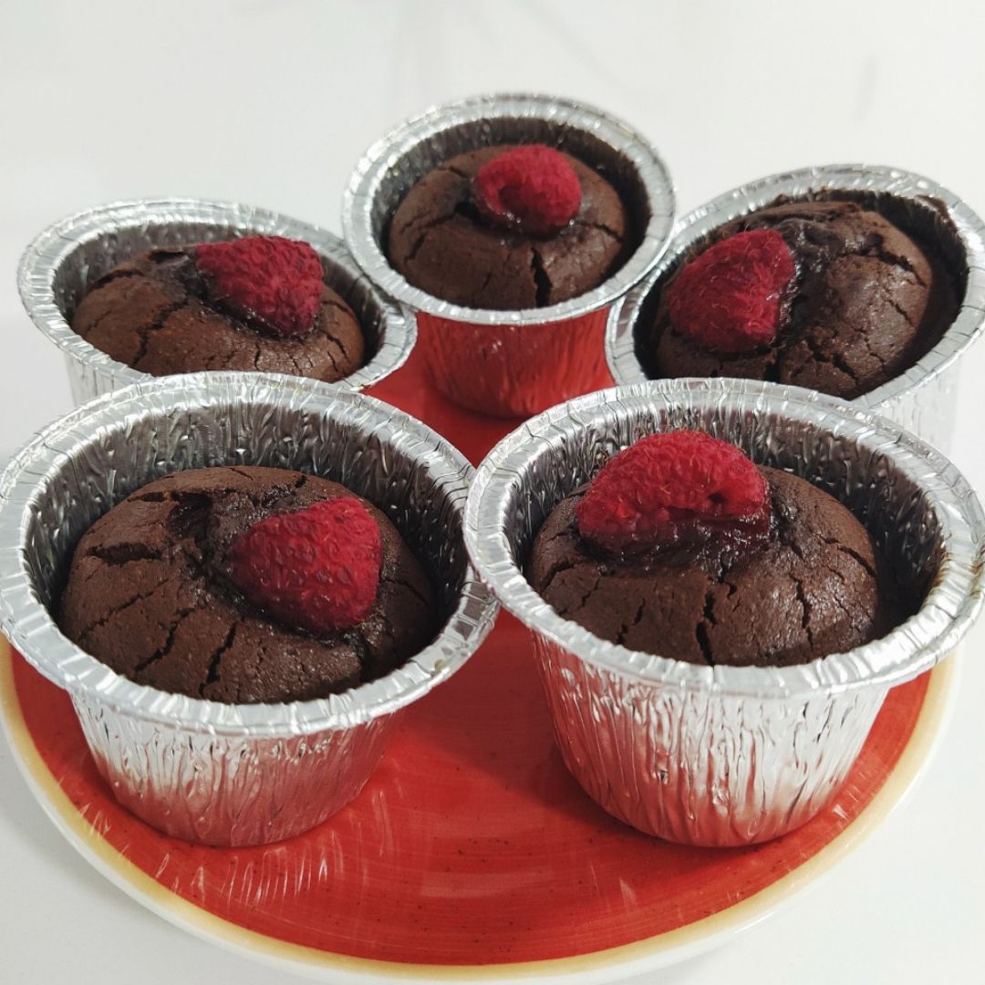 Muffins-Brownies rellenos de frambuesas Paso 3 Muffins-Brownies rellenos de frambuesas Paso 3