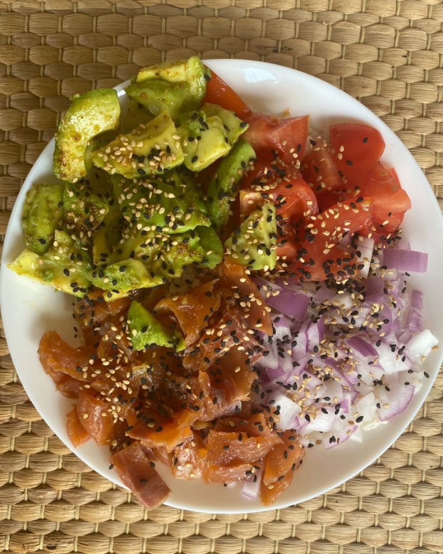 ➡️ Poke bowl de salmón ahumado