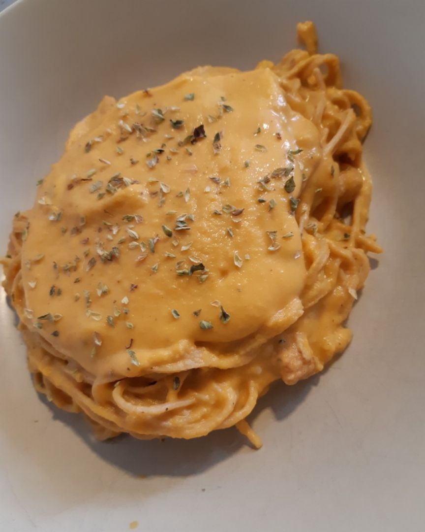 Pasta con salsa de calabaza y queso azul Pasta con salsa de calabaza y queso azul