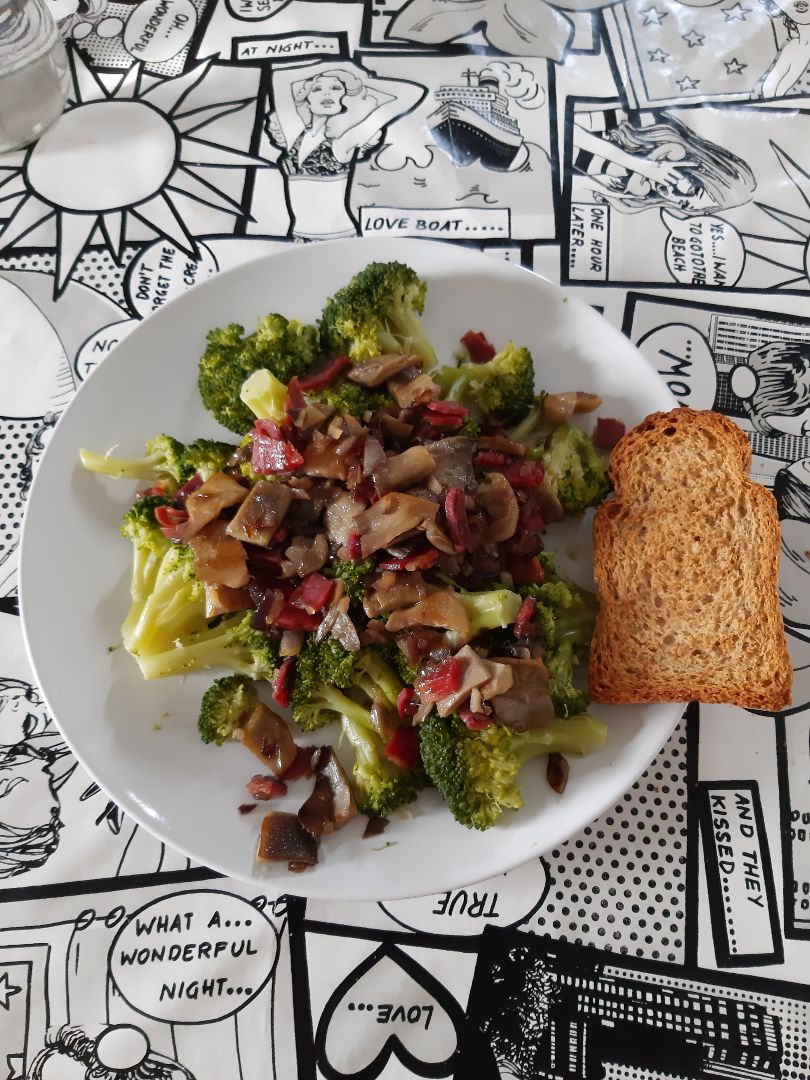 Brócoli con setas y jamón🥦