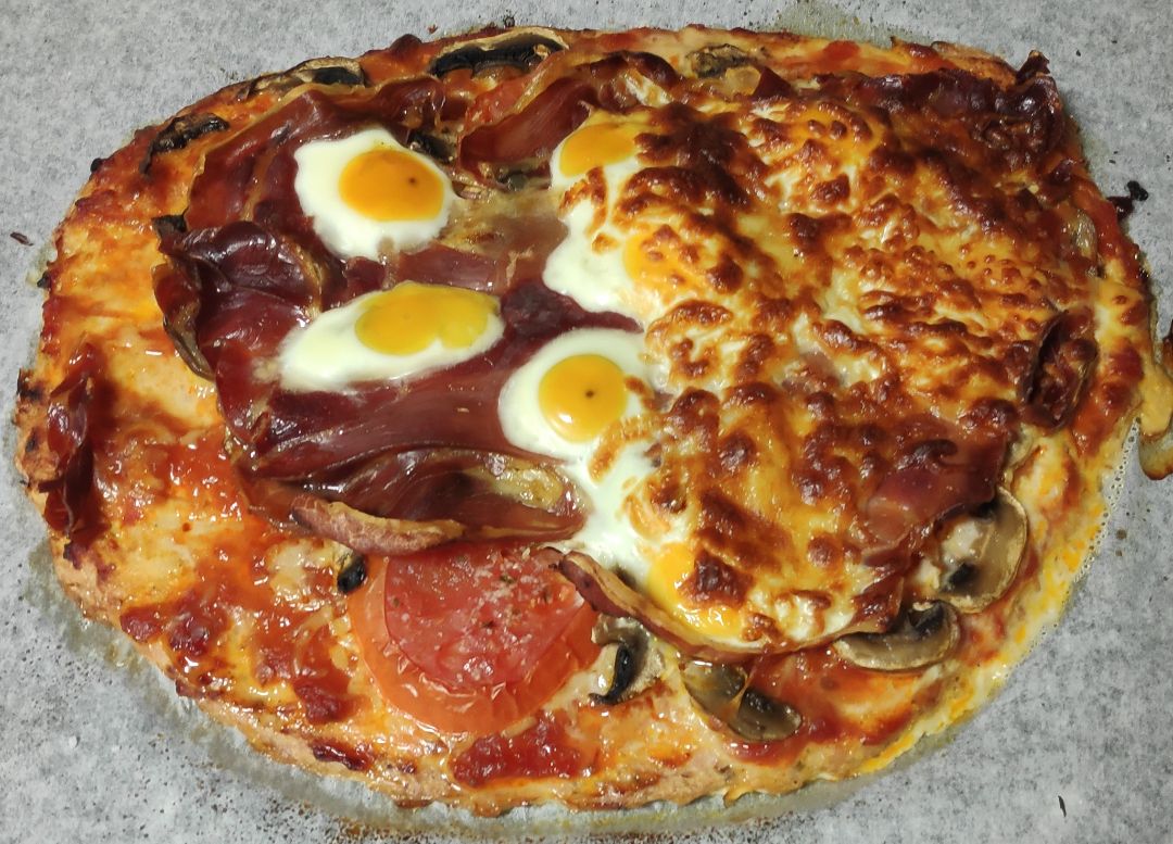 Pizza con base de pollo al horno. Paso 3 Pizza con base de pollo al horno. Paso 3
