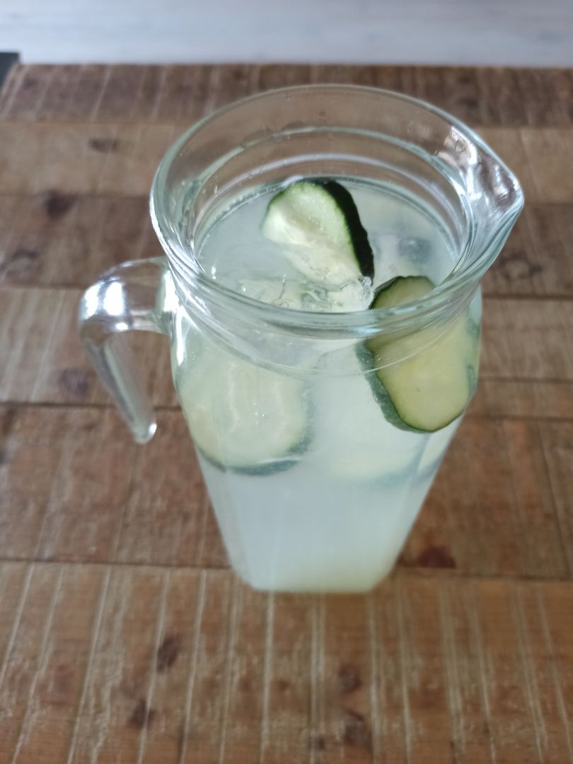 Limonada con Lima y pepino Limonada con Lima y pepino