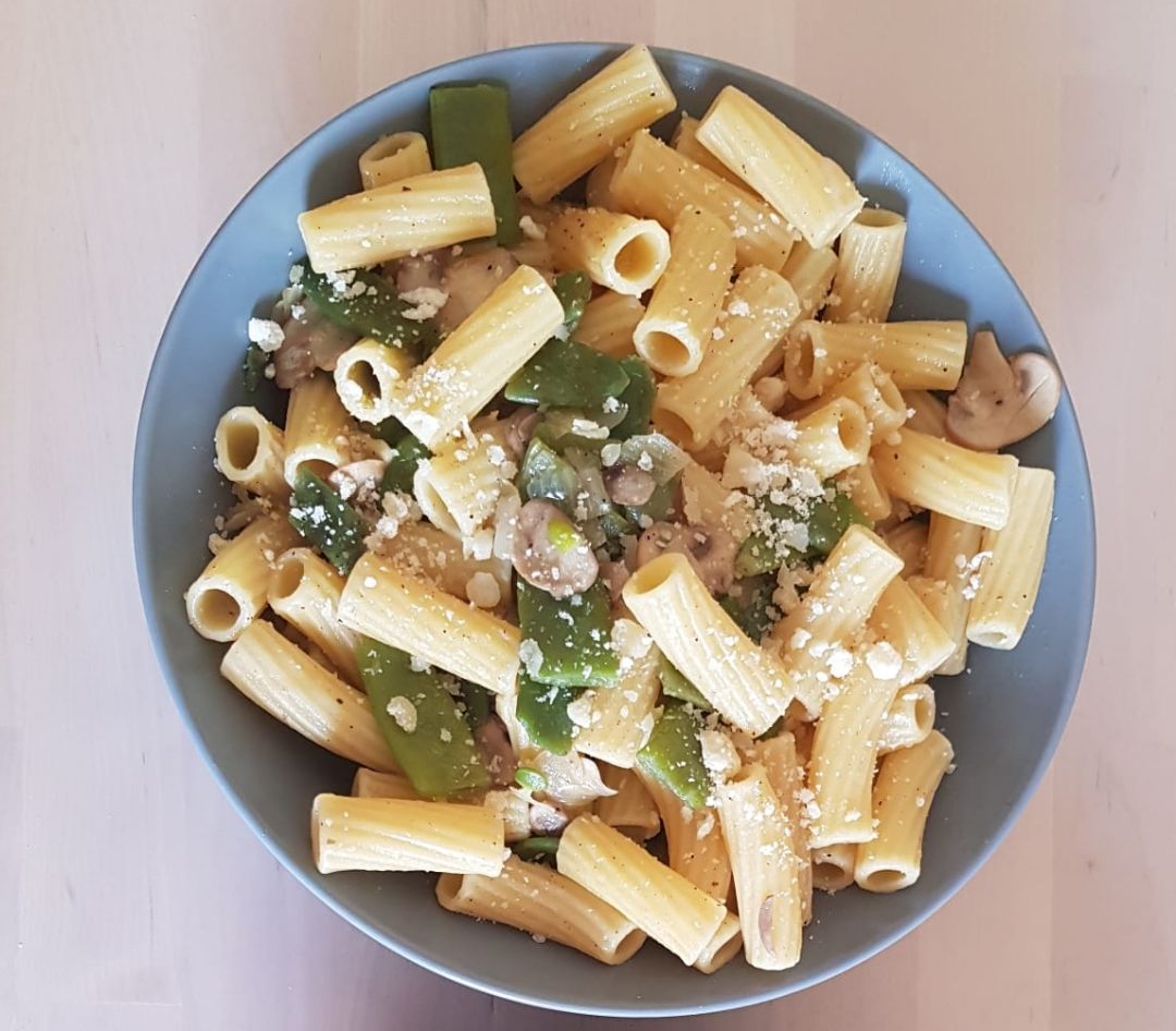 Pasta con judias verdes y champiñones Pasta con judias verdes y champiñones