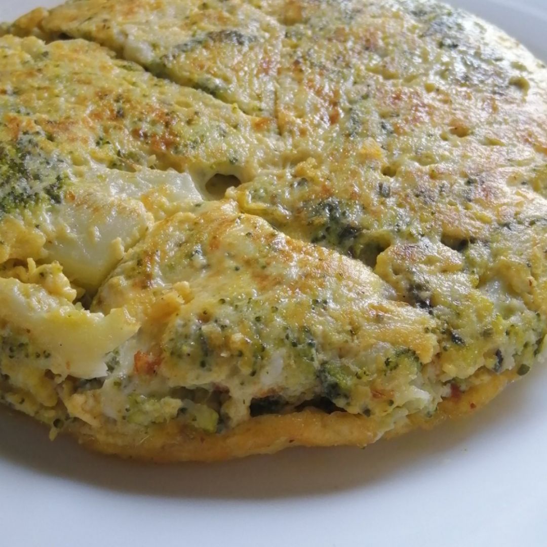 Tortilla de brocolis y mozzarella Tortilla de brocolis y mozzarella