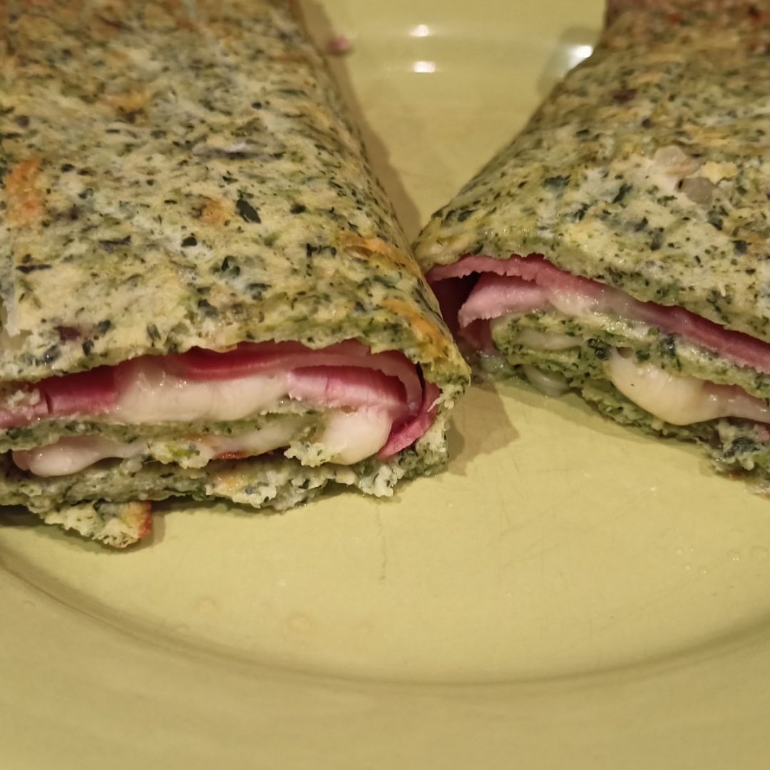 Rollo de calabacín con lacón y queso Rollo de calabacín con lacón y queso