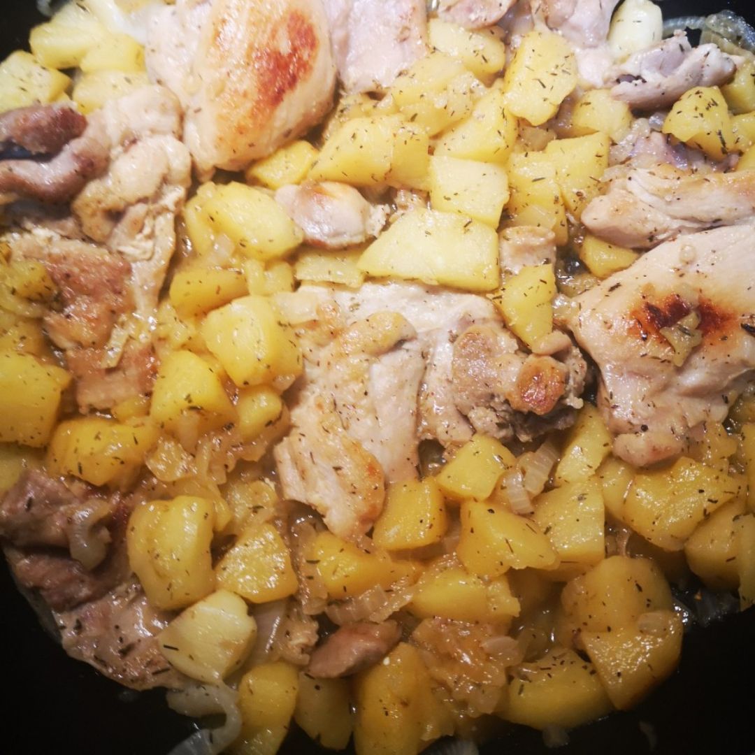 Pollo con manzana y tomillo Pollo con manzana y tomillo