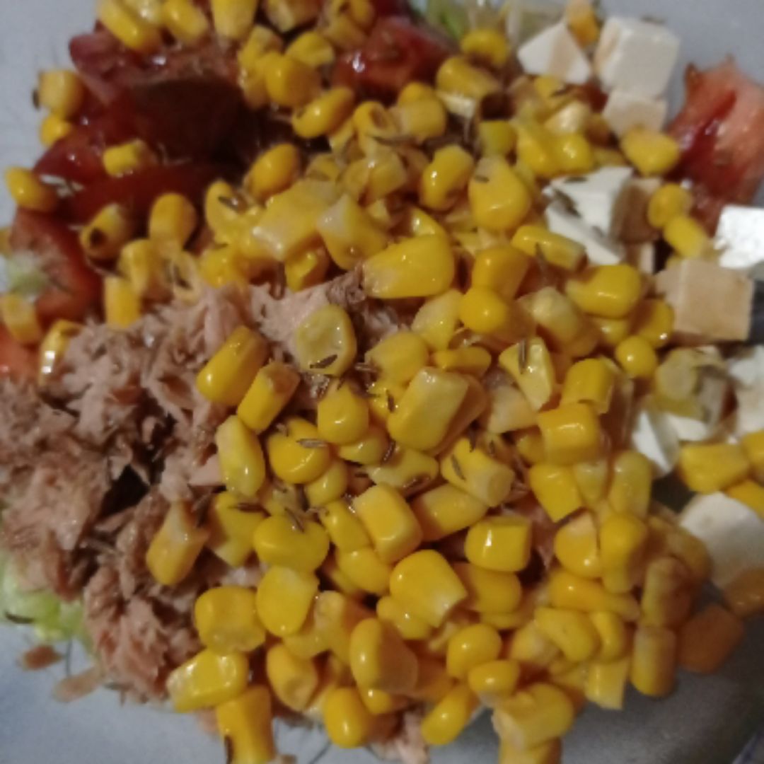 Ensalada de queso y atún Ensalada de queso y atún