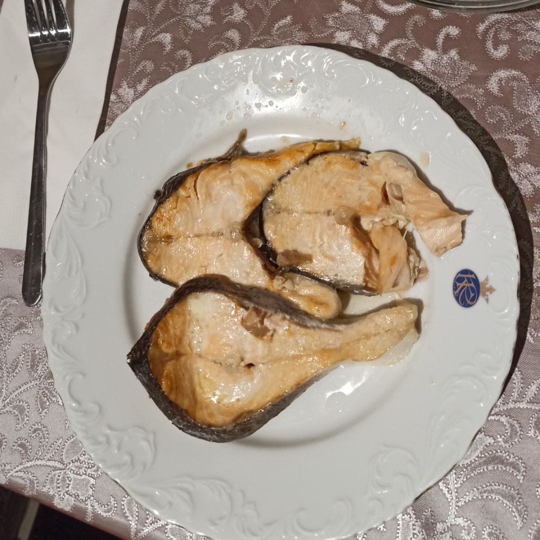 Salmón al horno con bordes crocantes Salmón al horno con bordes crocantes