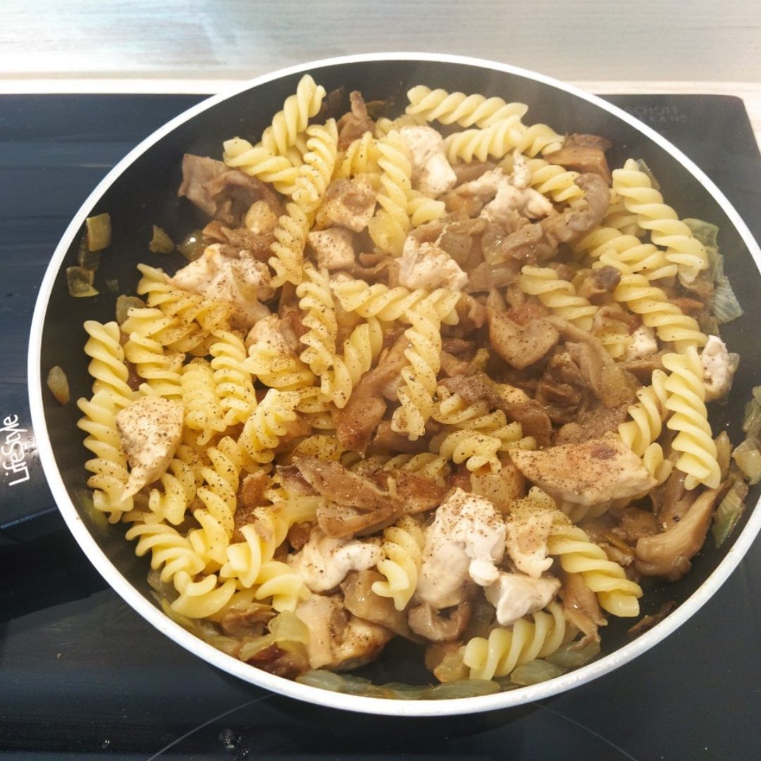 Pasta con setas y pollo Paso 7 Pasta con setas y pollo Paso 7