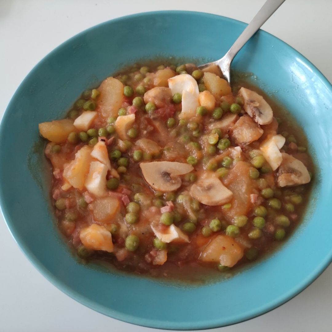 *Guiso de patatas con verduras* *Guiso de patatas con verduras*