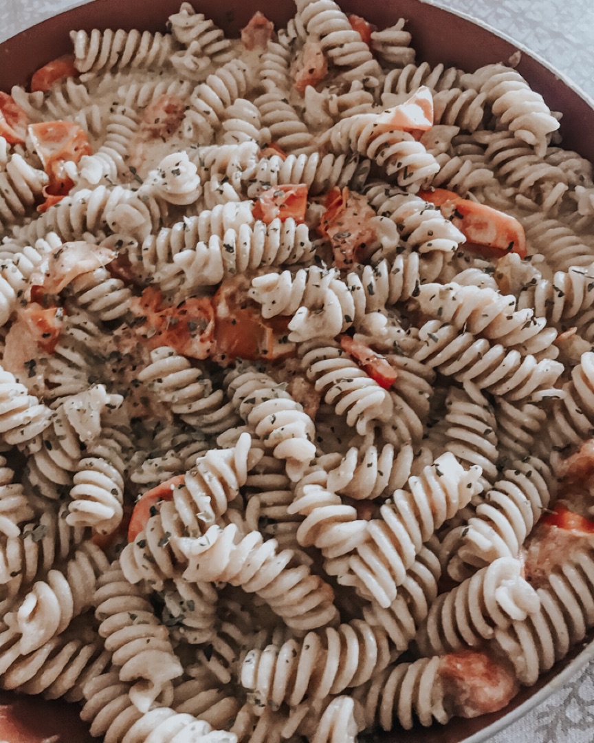 Pasta con verduras y queso 