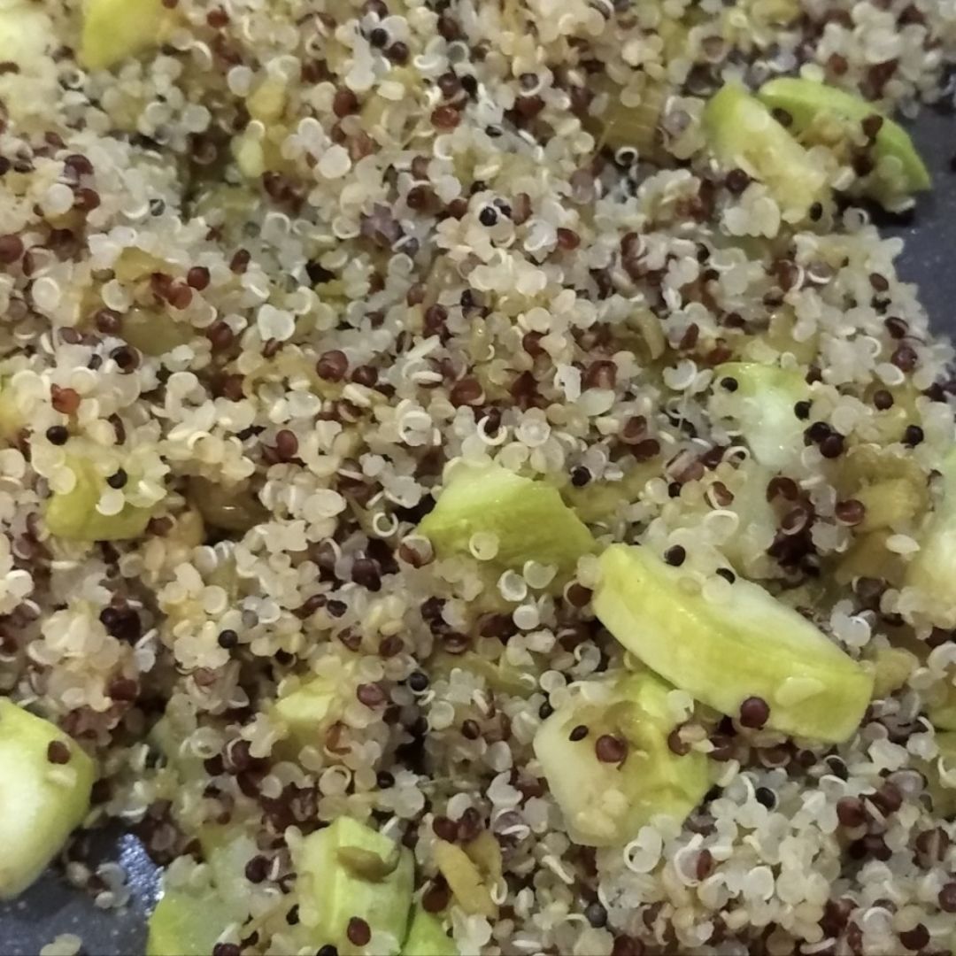 Salteado de quinoa con verduras Salteado de quinoa con verduras