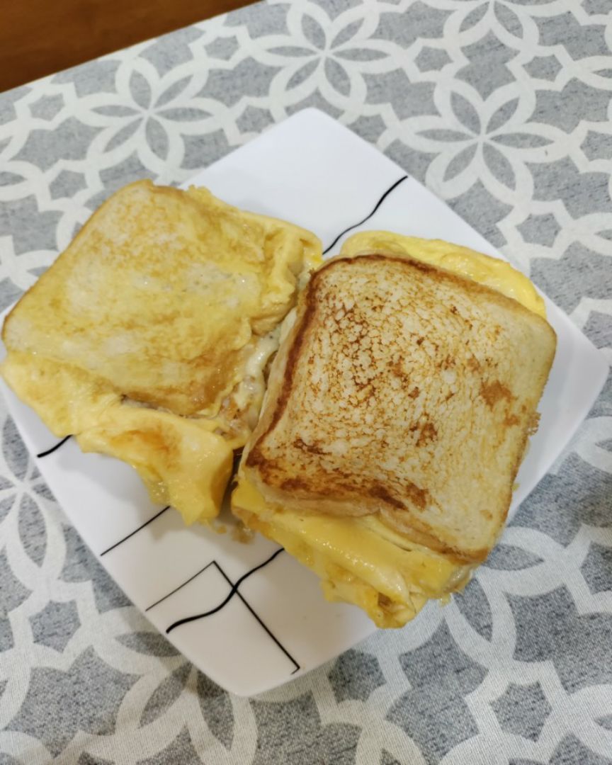 Sándwich de tortilla al gusto que quiera. Sándwich de tortilla al gusto que quiera.