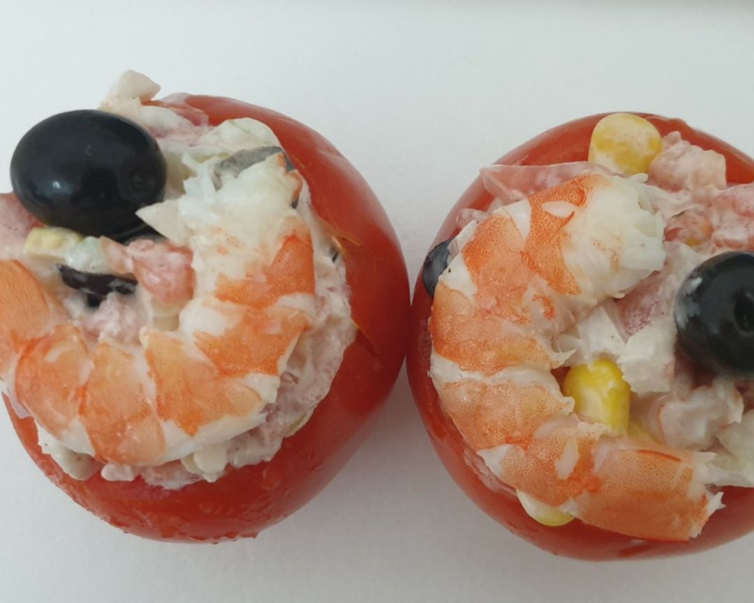 Tomate relleno Tomate relleno