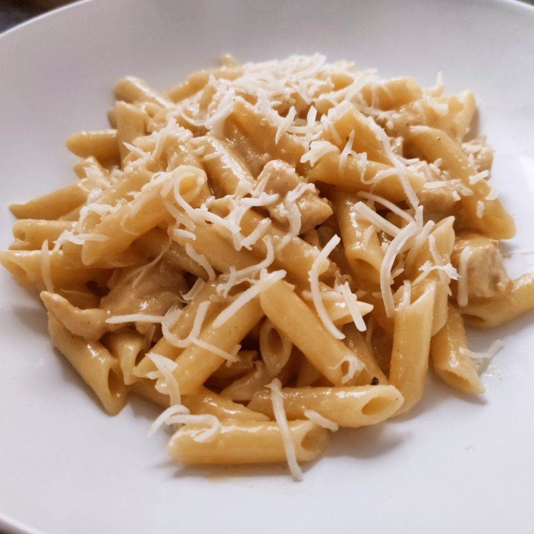Pasta con salsa de piña Pasta con salsa de piña