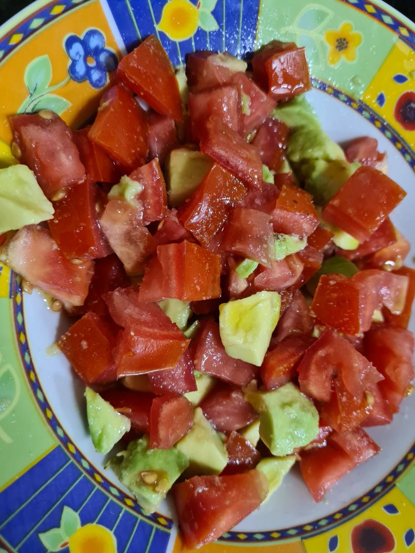 Tartar atĂșn, con tomateđ
y aguacate đ„ Paso 1 Tartar atĂșn, con tomateđ
y aguacate đ„ Paso 1