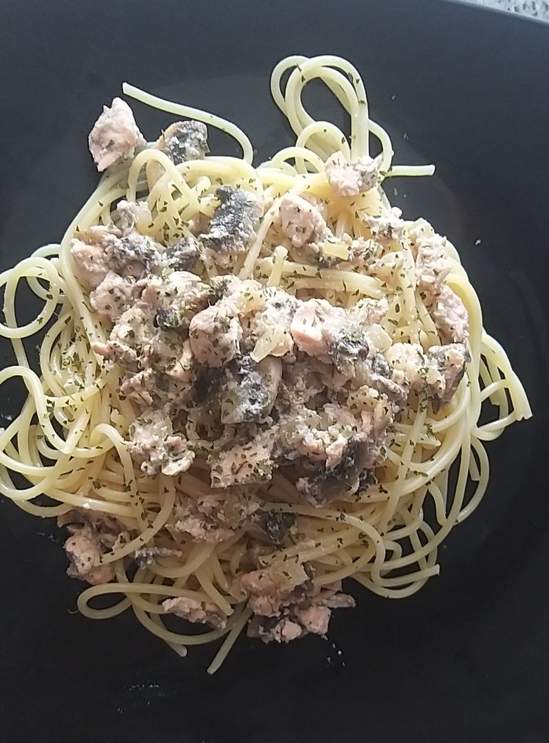 Espagueti con salmón Espagueti con salmón
