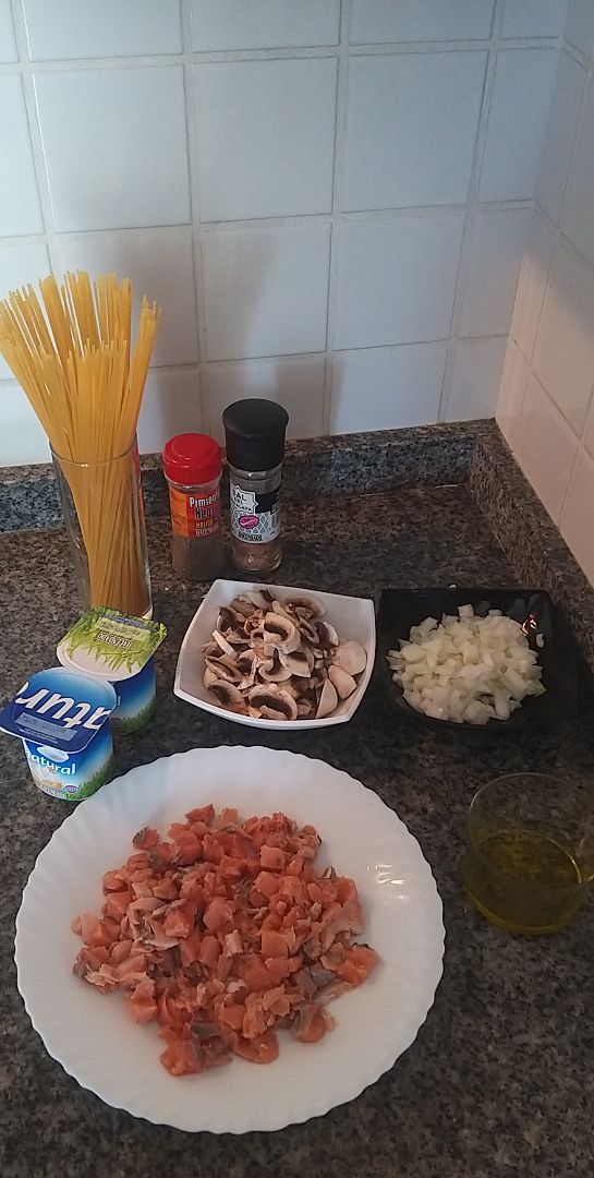 Espagueti con salmón Paso 0 Espagueti con salmón Paso 0