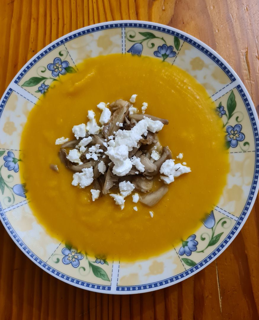 Crema calabaza con toppins Crema calabaza con toppins