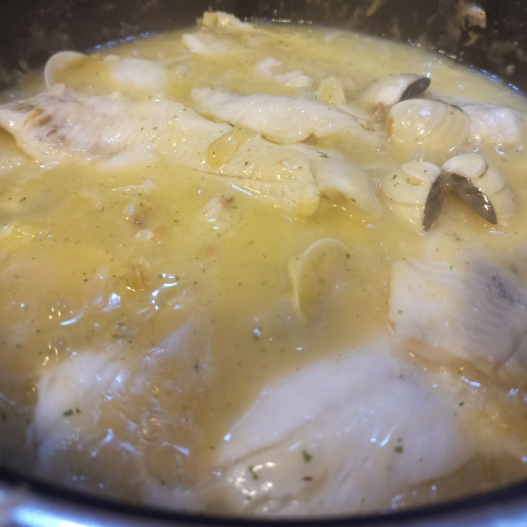 Merluza en salsa verde (con gambas y almejas) Paso 4 Merluza en salsa verde (con gambas y almejas) Paso 4
