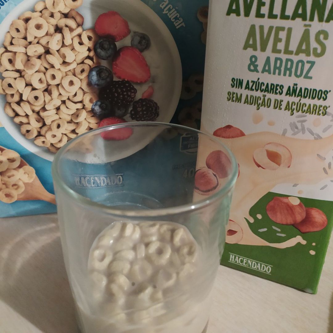 Cereales de avena con leche de avellana y arroz Cereales de avena con leche de avellana y arroz