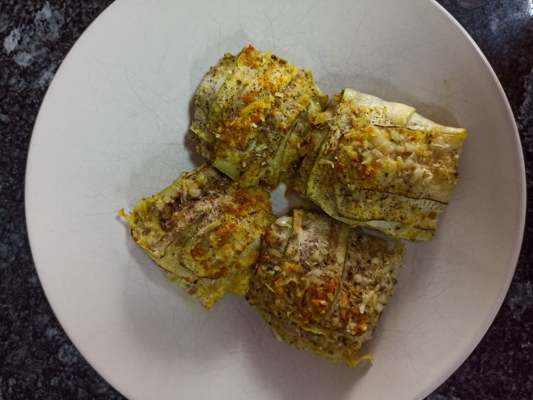 Paquetitos de calabacín rellenos de manzana, roquefort y nueces Paquetitos de calabacín rellenos de manzana, roquefort y nueces